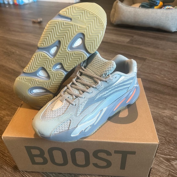 Adidas Yeezy Boost V2 Inertia - Picture 1 of 7
